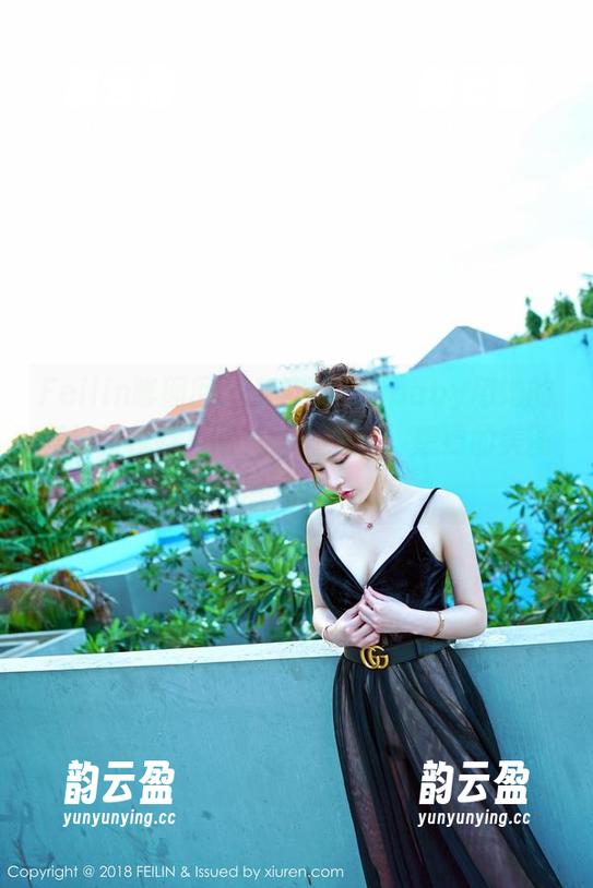 Feilin嗲囡囡 - 欣欣Rubybaby用她的美脚为模特点睛，画风突变，想要的美图请下载。