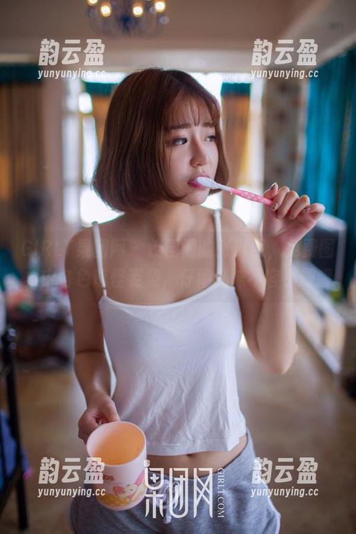 GIRLT果团网 - 校园间的张琳熙，免费图集中各色奇怪姿势，仔细品味不容小觑哦