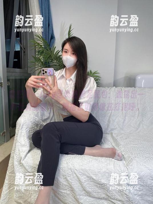 July芝岚 微密圈 - July芝岚的美足图包:透露出一种低调的奢华,脚指亲切得像在打招呼。
