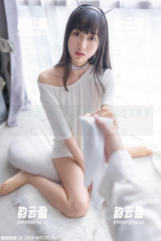 喵糖映画：高清写真集《香肩清纯美女》，看得我差点怀疑人生……