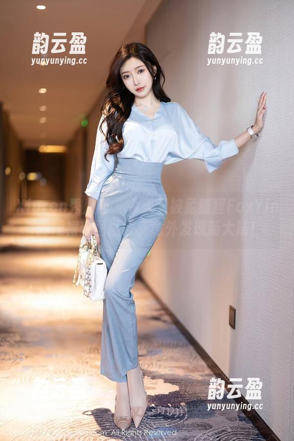 Xiuren秀人网-孟狐狸FoxYini Xiuren秀人网 - 今天又被孟狐狸FoxYini的短裙套图拯救,意外发现新大陆!