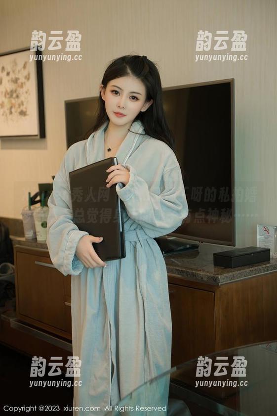 Xiuren秀人网-王俪丁呀 Xiuren秀人网 - 嗯...王俪丁呀的私拍婚纱图集,总觉得身后的影子有点神秘……