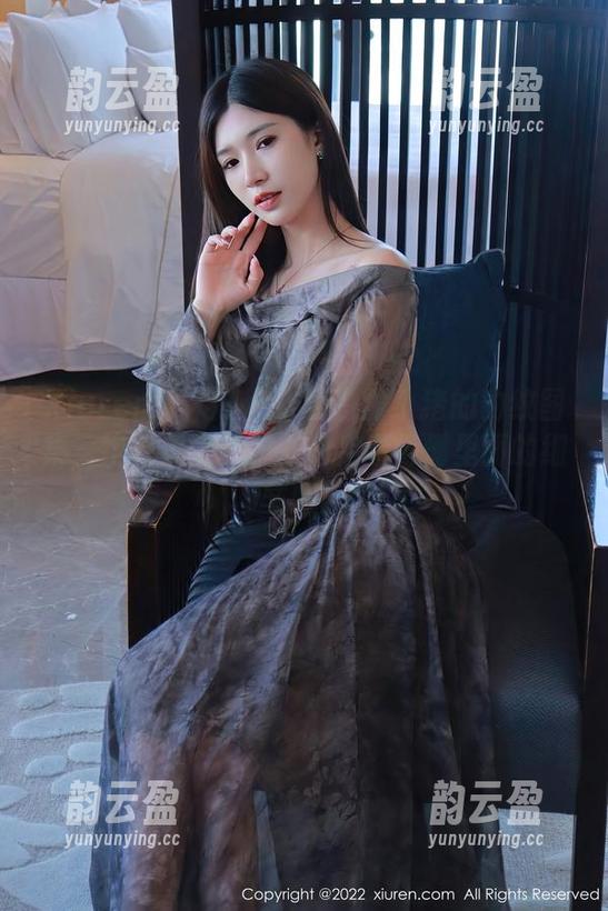 Xiuren秀人网-白露小猪 Xiuren秀人网 - 这组白露小猪的豹纹图集,绝对是个迷,你确定看得懂里面的细节吗?