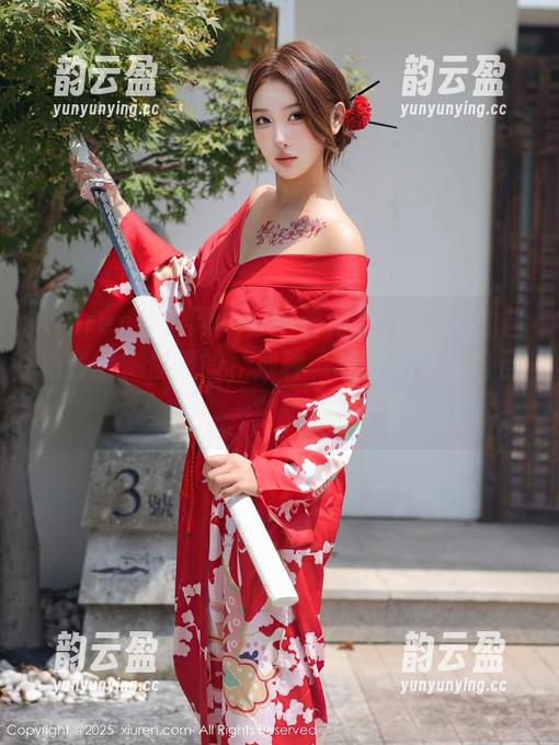 Xiuren秀人网-许诺Sabrina Xiuren秀人网 - 分享许诺Sabrina的自拍套图,你懂的,那种“我好像在拍自己”。