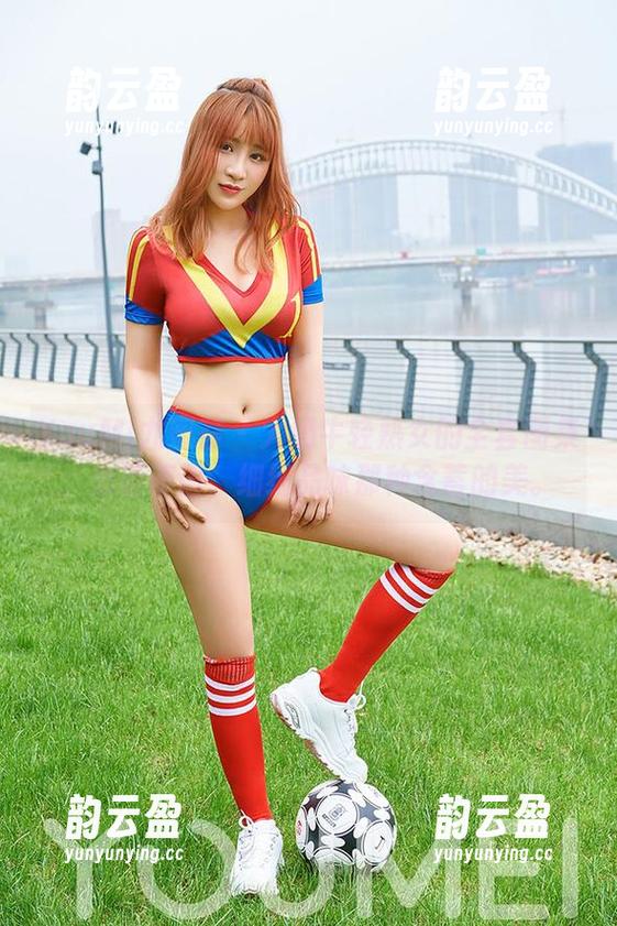 YouMi尤蜜荟-大奶牛 YouMi尤蜜荟 - 大奶牛轻熟女的全套图集,恋语不语,细细品味那种含蓄的美。