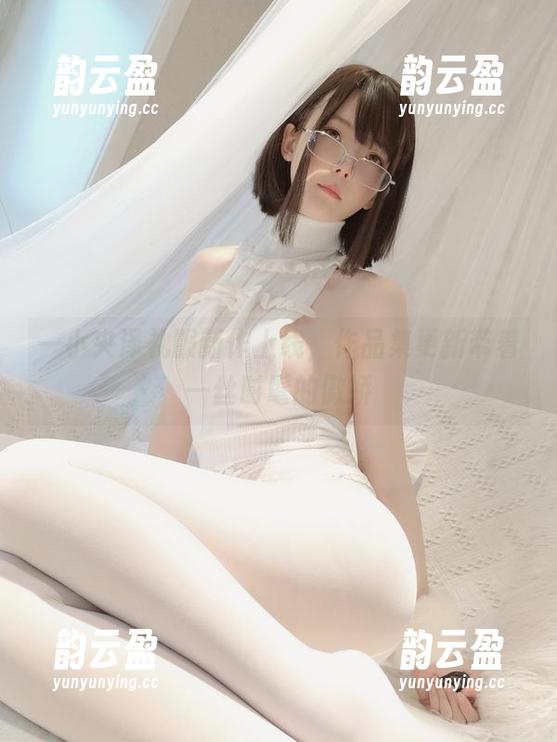 一小央泽礼服新作上线，作品集更新带着一丝时髦的傲娇