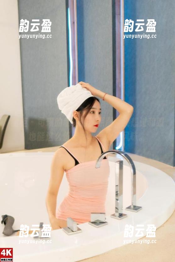 丽柜 - 司琪的私拍和服原图，没想过和服也能这么俏皮，真是别有风味。