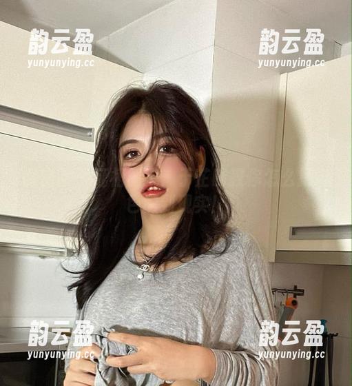 微密圈 - 红裙图集：于芷晴教你怎么把粉色搬到现实！
