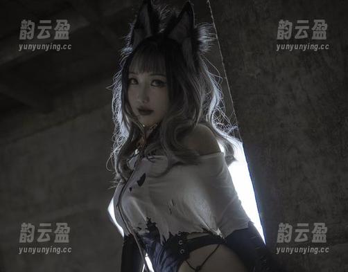刚下载刺青Poi的沙滩排球写真，那个姿势……大家能相信这是排球吗？