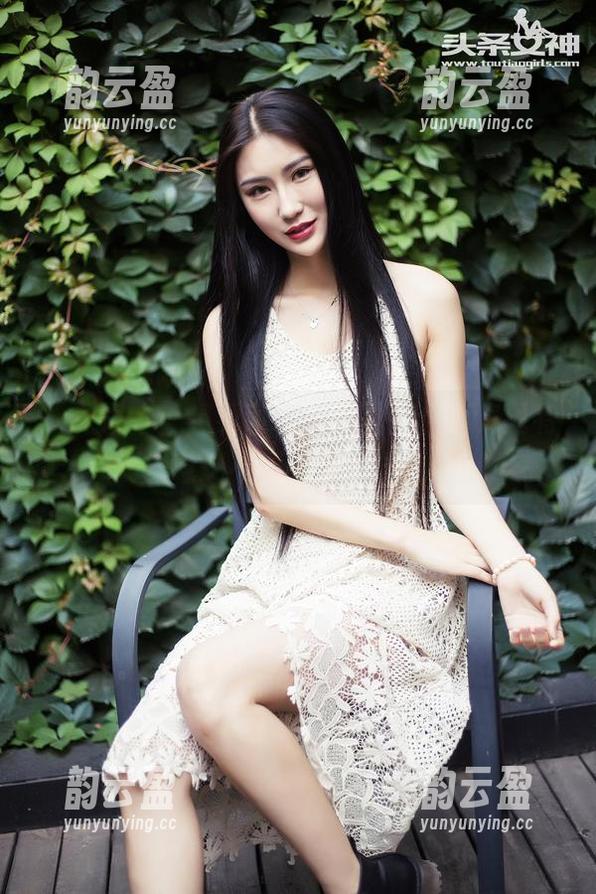 头条女神 - 想看蔡老师的夏天，合集里有太多意想不到的眼神和姿态。