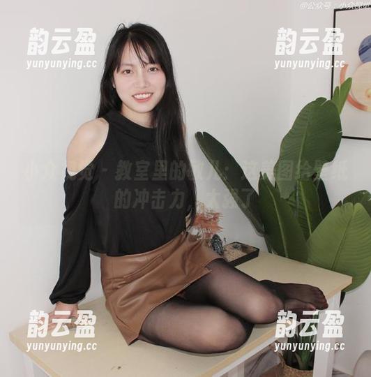 小众视觉 - 教室里的敏儿：这美图给壁纸的冲击力，太强了