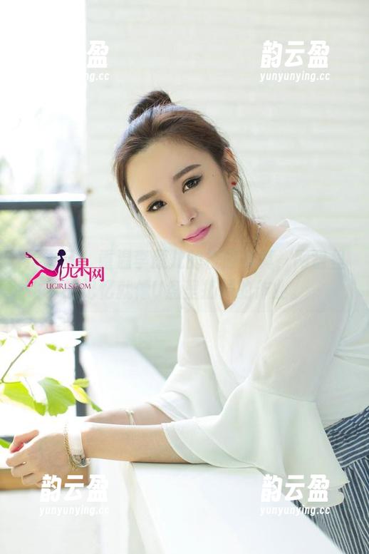 尤果网 - 重温李颜儿的校服写真，网盘里的记忆就像U盘里扔掉的作业。