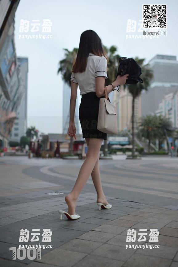 异思趣向-表妹 异思趣向 - 表妹的纹身腿套图——这腿,值得你“瞄”一眼