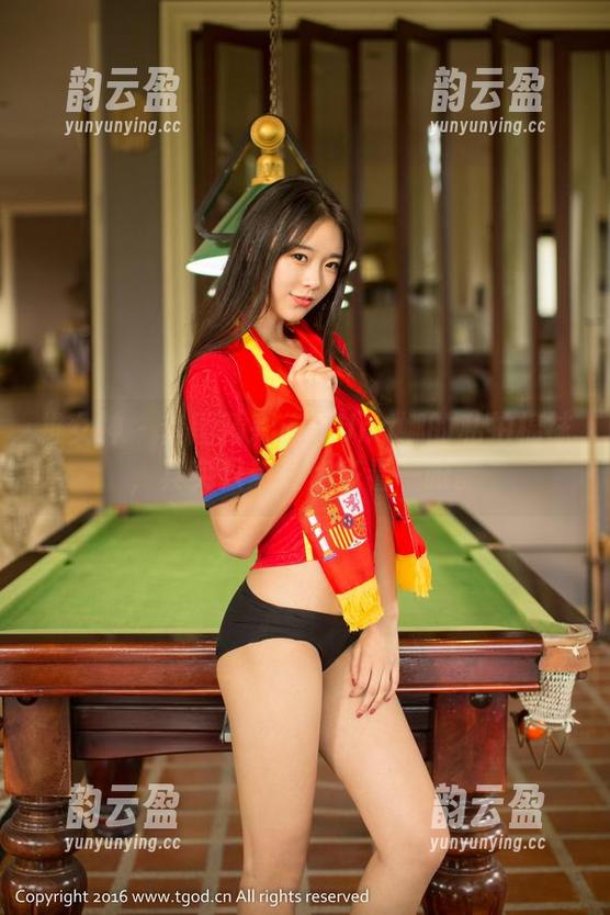 推女神 - 套图精彩：尤Una娜的私拍棉袜，其实只想让你多看一眼。