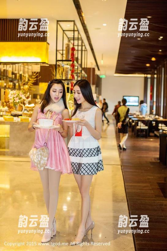 推女神 - 美昕Yumi内衣图包：我在想，这内衣和日常穿搭的关系微妙得很。