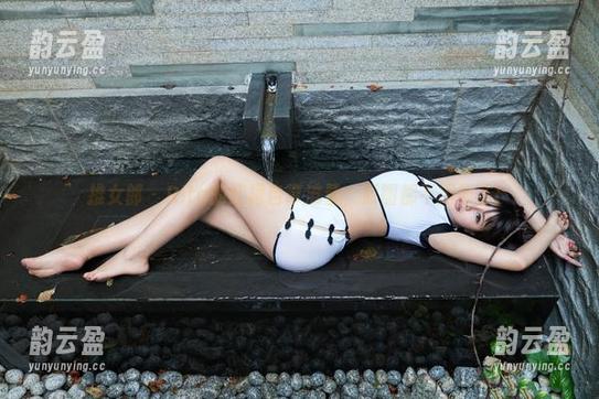 推女郎 - Rita的红裙自带流量，原图都不用修了！