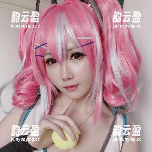 是本末末的私拍图集：专业职场？不如来看她如何用职业装炫技！