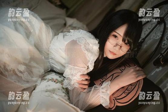 晓美妈 晓美妈的高清连体衣,不同角度让你目不暇接!