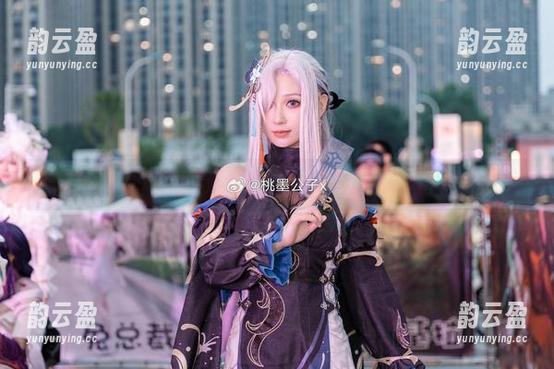 桃墨公子的”秘密“武器：让你追根究底的最新cos！