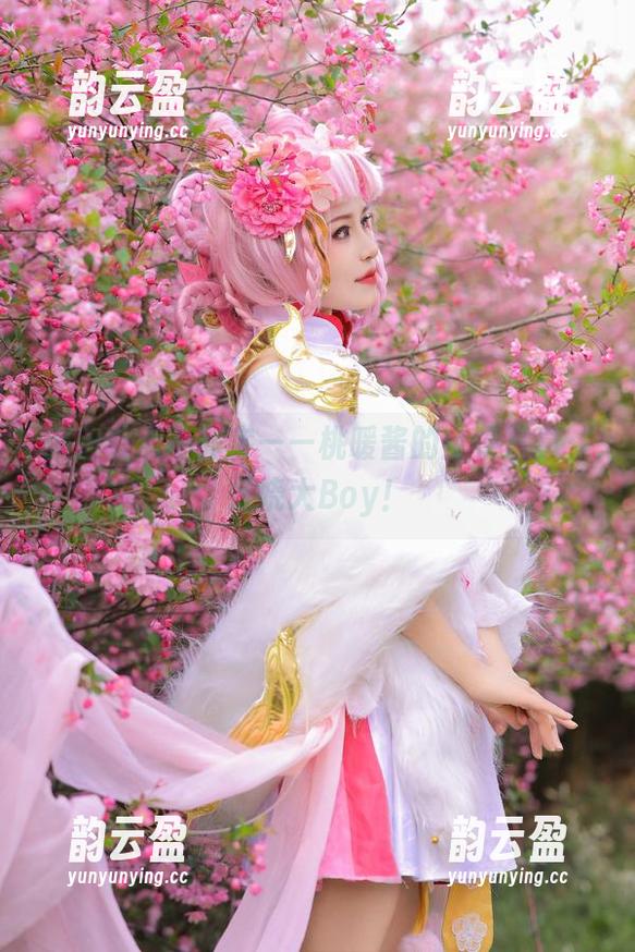 美得有点不真实——桃暖酱的全集写真，妖娆大Boy！