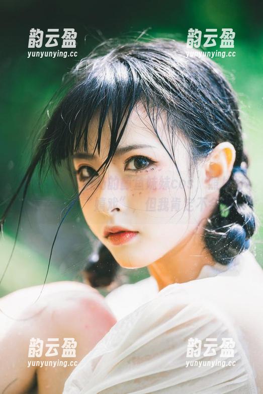 这可是清水由乃的鲸鱼妹妹cos，照片好想泡在水里“嬉戏”，但我肯定不会游。