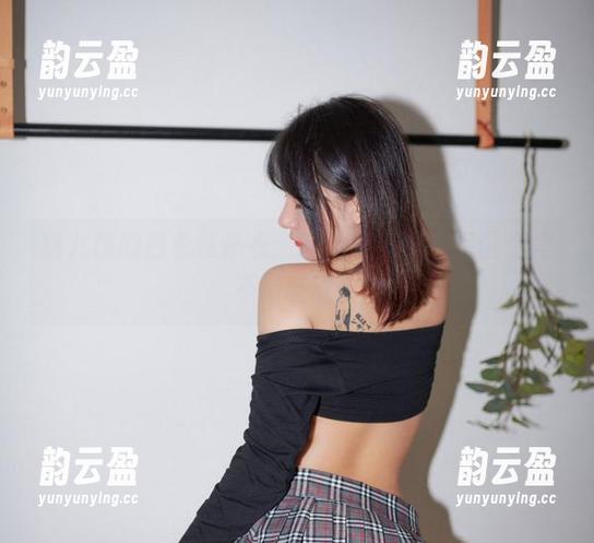 猫九酱的白色连体衣：高清写真集，保证你舍不得眨眼！