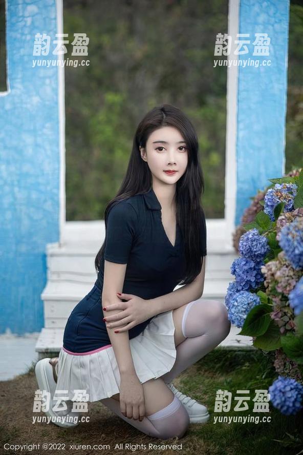 秀人网 - 伊诺精选瑜伽美图：当我以为我也能，结果腿一扭就成了‘轨迹’！