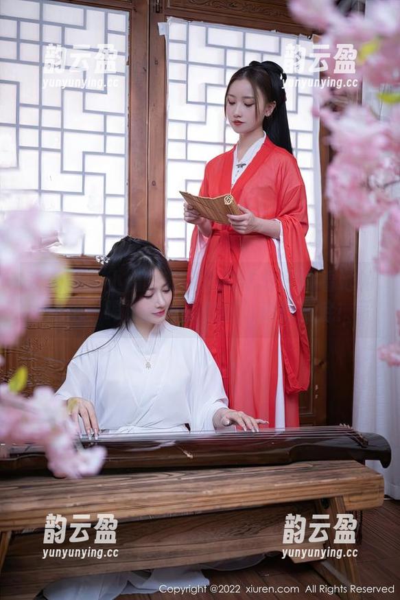 秀人网-小魔女奈奈 秀人网 - 小魔女奈奈的睡衣分享:看她如何把“喝奶茶也要优雅”进行到底!