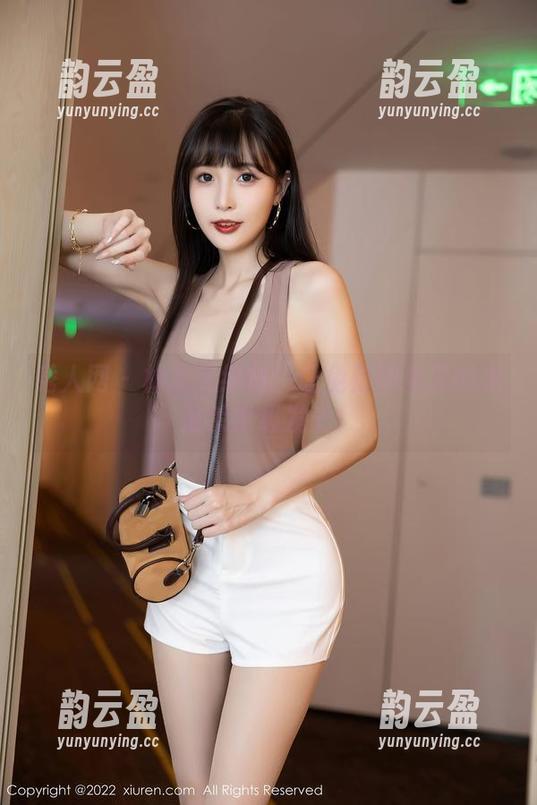 秀人网 - 林文文绝技：让免费图集里的美足杀手级发光！