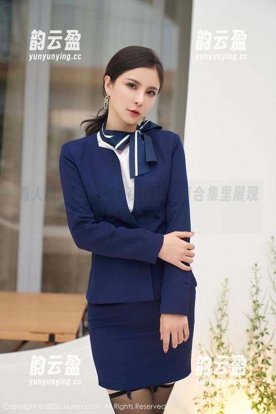 秀人网 - 桃色奶酪在妹妹写真合集里展现的微妙平衡，啧啧！