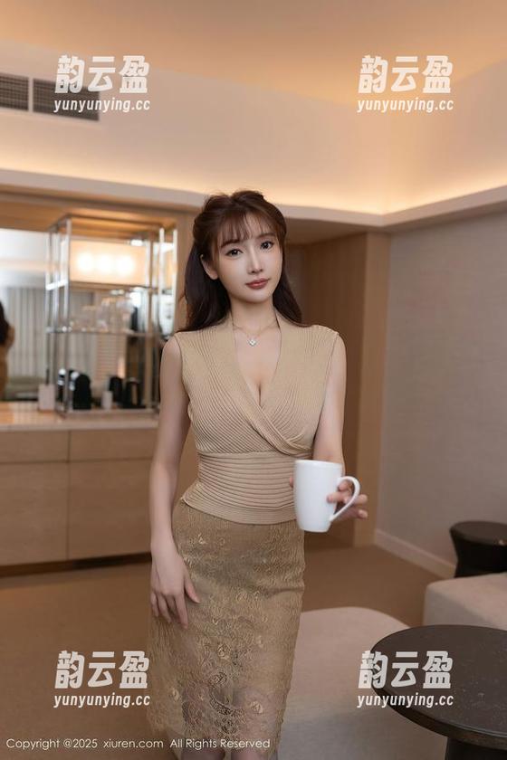 秀人网 - 潘娇娇，女神范儿十足，原图难以置信，照片里又让人捉摸不透。