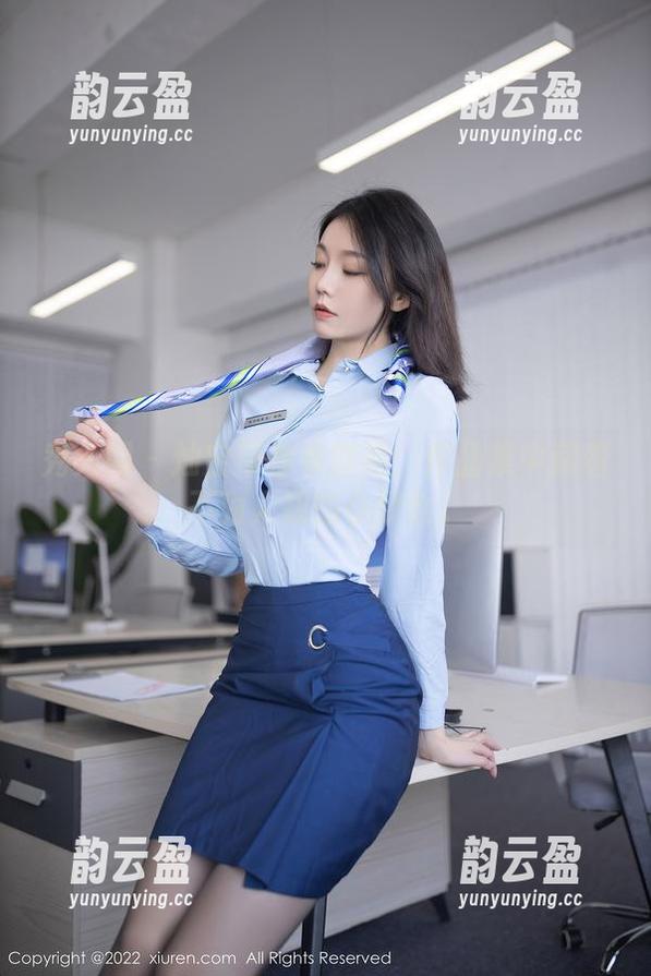 秀人网 - 灿宝带你看旗袍：作品集中藏着不为人知的小聚会。