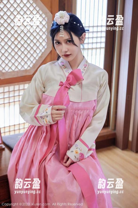 秀人网 - 墙上挂壁纸不如直接用王馨瑶yanni的高清女神照，默默欣赏中...