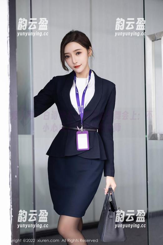 秀人网 - 白诗雅在私房万圣节舞会上：不小心成了鬼面自拍大师