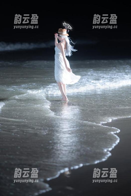 纸悦Etsu_ko校服写真，图册里每一次视线的交会，似乎都在暗示青春的遗憾