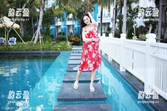 美媛馆 - 许诺Sabrina的旗袍写真：图集里的每一个姿态都在说“我很会穿哦”。