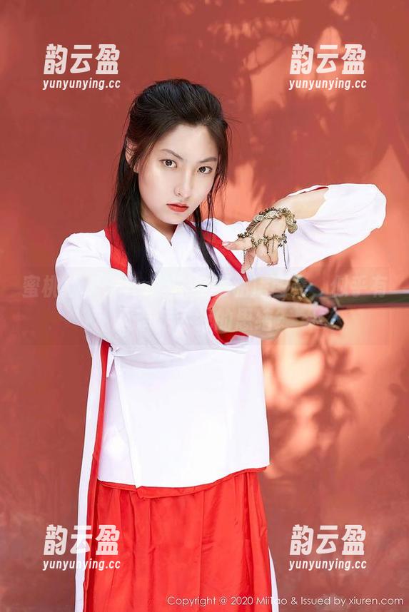 蜜桃社-Gina 蜜桃社 - Gina的水手服私房图集,似乎有风带走了我的思绪?