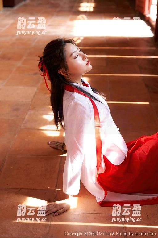 蜜桃社-李宝宝 蜜桃社 - 高清黑白!李宝宝的写真集等你来看,让我悄悄说一句,真不错。