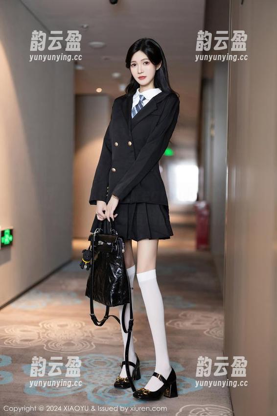 语画界-Dreamy小乔 语画界 - 美图传递Dreamy小乔的气质,白衬衫中难以言喻的迷人私拍