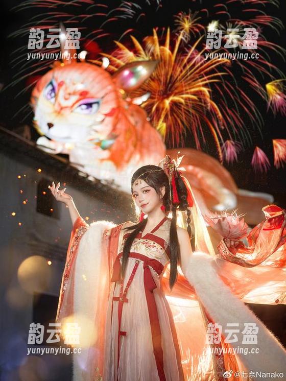 贰加六的定制作品固定在你的脑海中了吗？虎魄好像有什么奥妙在里边。