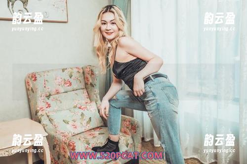 轰趴猫-可乐Vicky 轰趴猫 - 原图上线:可乐Vicky实在太会穿了,最新牛仔裤让人值吗?