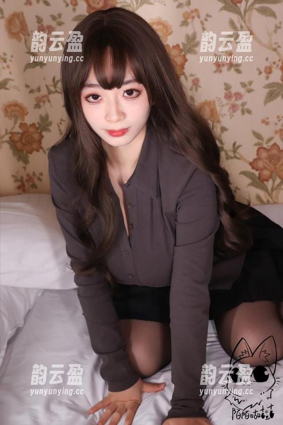陌陌咕咕咕 穿上陌陌咕咕咕的套装,免费捡到美图,鸡超乐的。