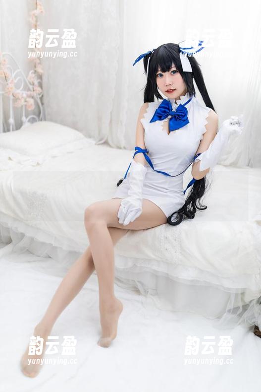 黑旗袍的可爱妖精：香草喵露露乱撞写真精选，不试试看？