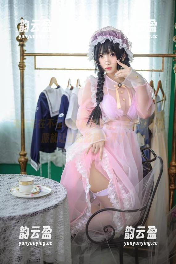 鬼畜瑶在不在w的私拍作品，光是那身礼服就让我的脑洞大开了！