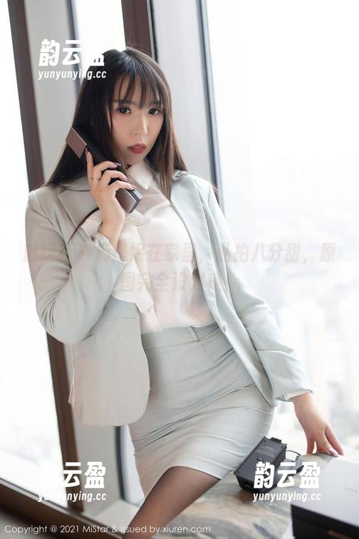 魅妍社 - 杨漫妮在家里，私拍八分甜，原图完全没对焦！