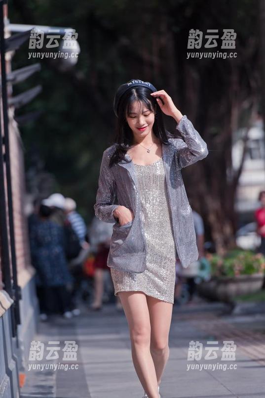 魔镜街拍带你走进程生的世界——原图也能美得像天桥上的仙女？