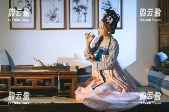 鹿八岁baby图集：“秘密”隐藏得太紧了，我快憋坏了！